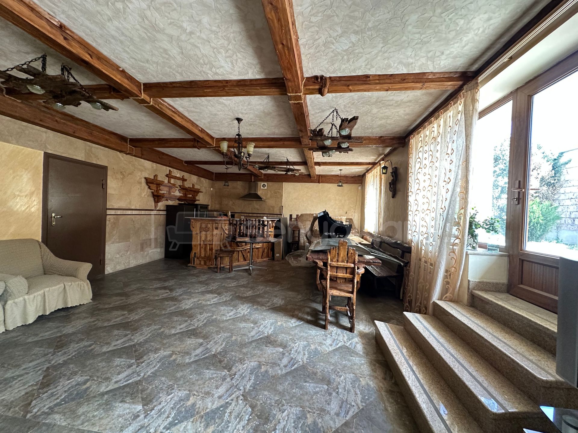 8 Սենյականոց Շքեղ Առանձնատուն, 660քմ, Ավտոտնակով