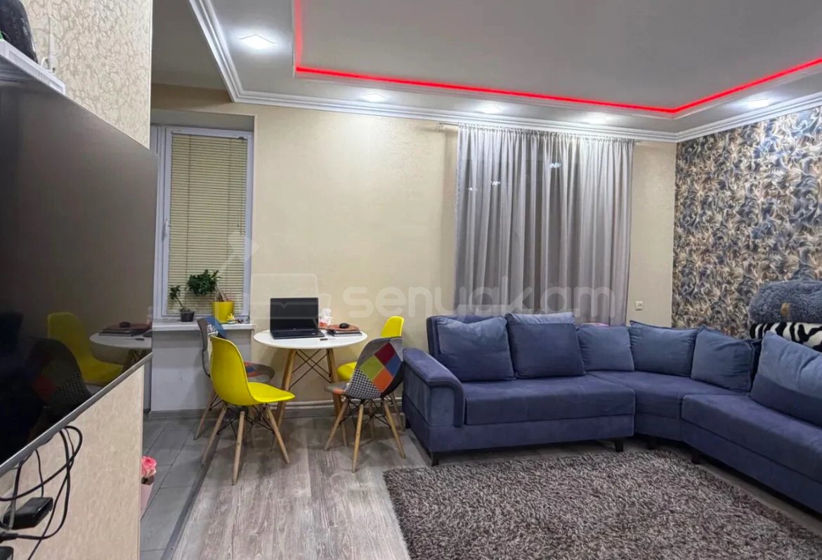 2 Սենյականոց Բնակարան Քարե Շենքում, 53քմ, 5/5 հարկ, Դիզայներական Վերանորոգված