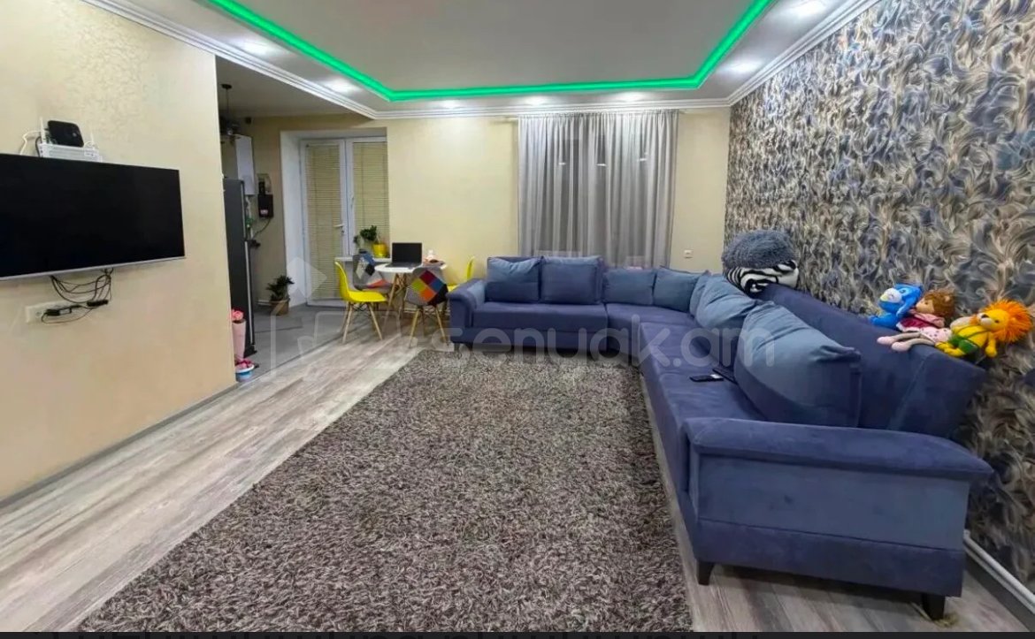 2 Սենյականոց Բնակարան Քարե Շենքում, 53քմ, 5/5 հարկ, Դիզայներական Վերանորոգված