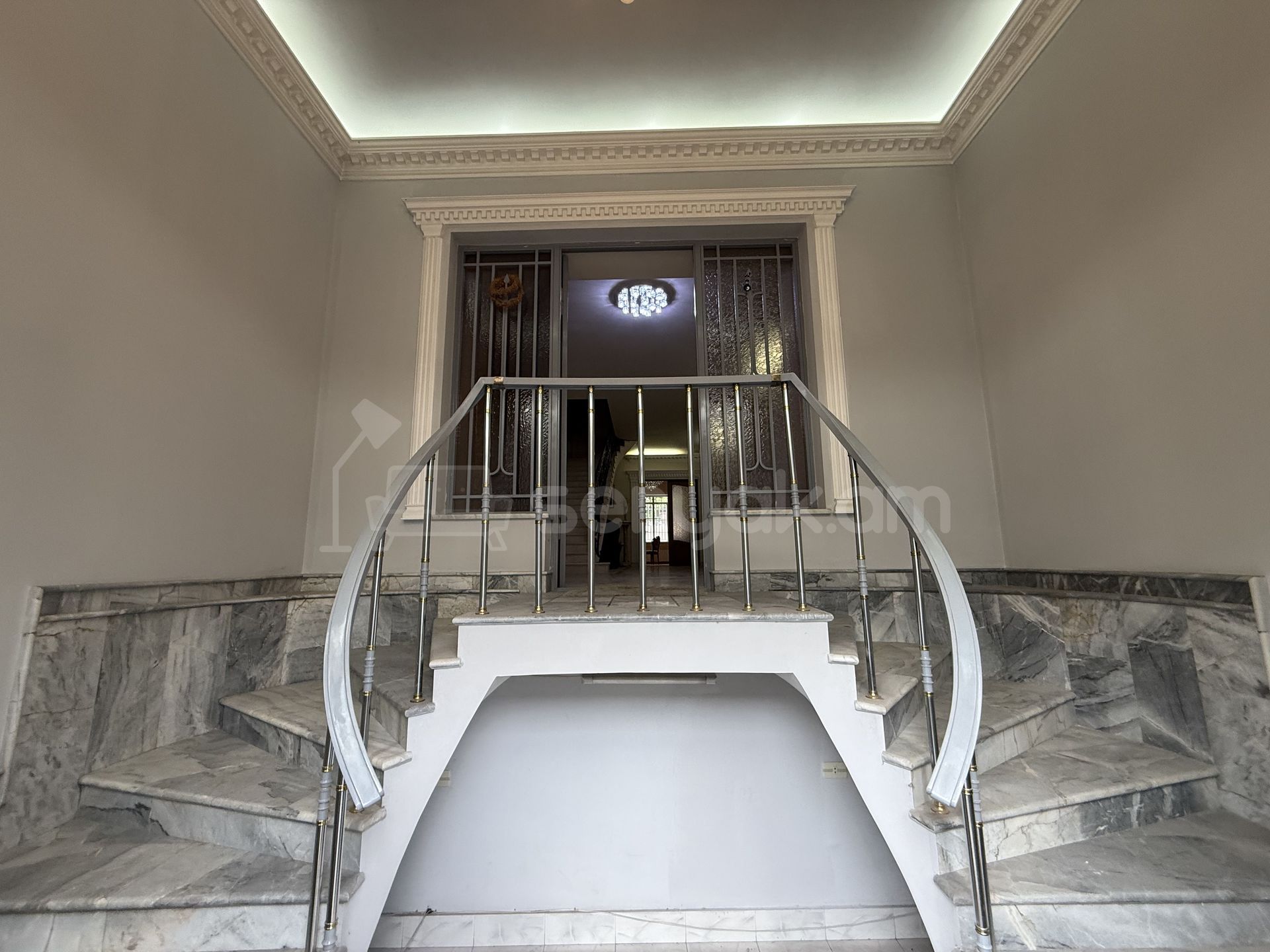 6 Սենյականոց Սեփական Տուն, 739քմ, Կապիտալ Վերանորոգված, Ավտոտնակով