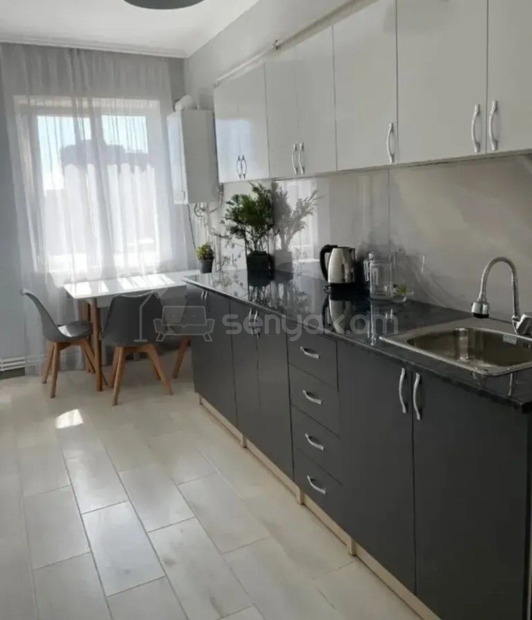 3 Սենյականոց Բնակարան, 80քմ, 7/9 հարկ, Կապիտալ Վերանորոգված, Կահավորված, Արևկող