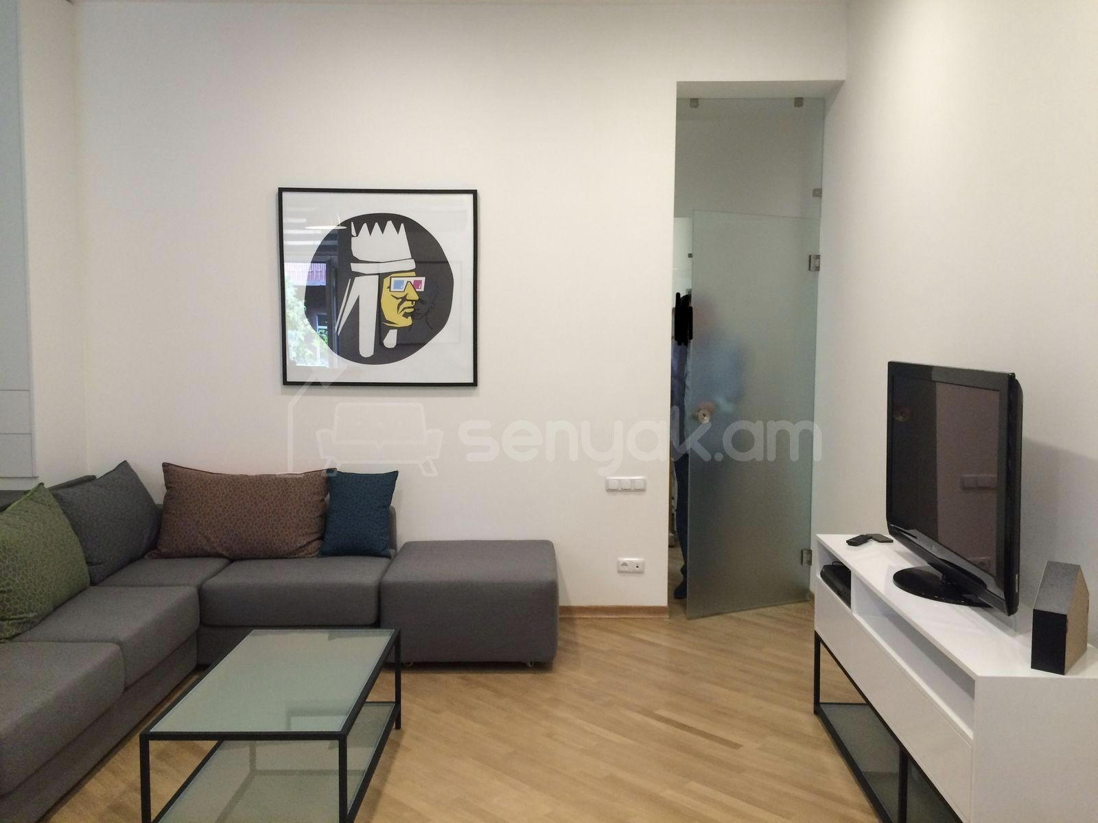 1 Սենյականոց Բնակարան Քարե Շենքում, 68քմ, 2/5 հարկ, Դիզայներական Վերանորոգված, Կահավորված, Արևկող