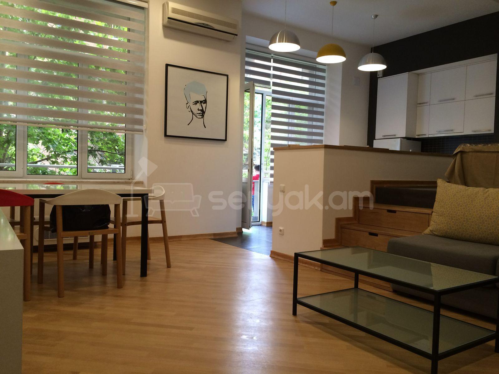 1 Սենյականոց Բնակարան Քարե Շենքում, 68քմ, 2/5 հարկ, Դիզայներական Վերանորոգված, Կահավորված, Արևկող