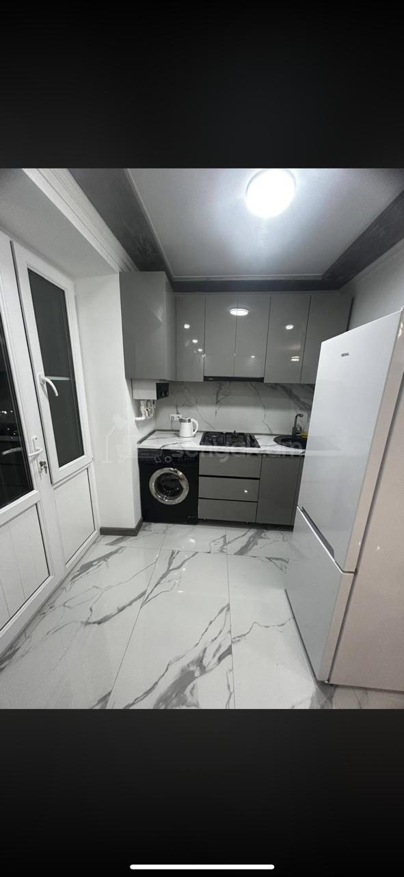 2 Սենյականոց Բնակարան Քարե Շենքում, 50քմ, 4/5 հարկ, Դիզայներական Վերանորոգված, Կահավորված