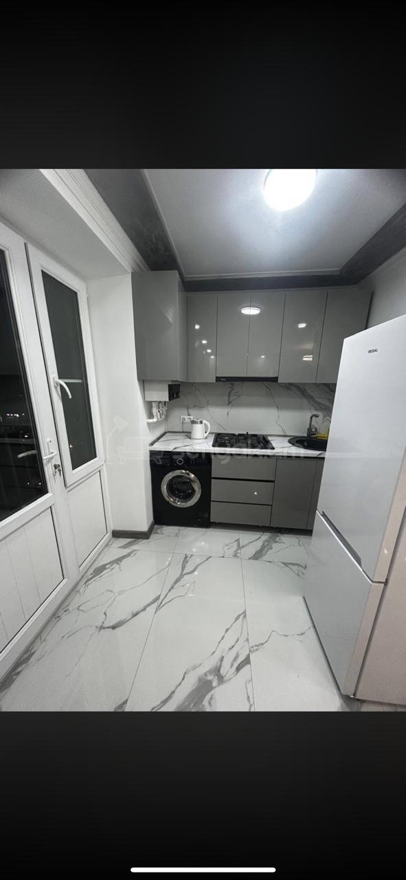 2 Սենյականոց Բնակարան Քարե Շենքում, 50քմ, 4/5 հարկ, Դիզայներական Վերանորոգված, Կահավորված