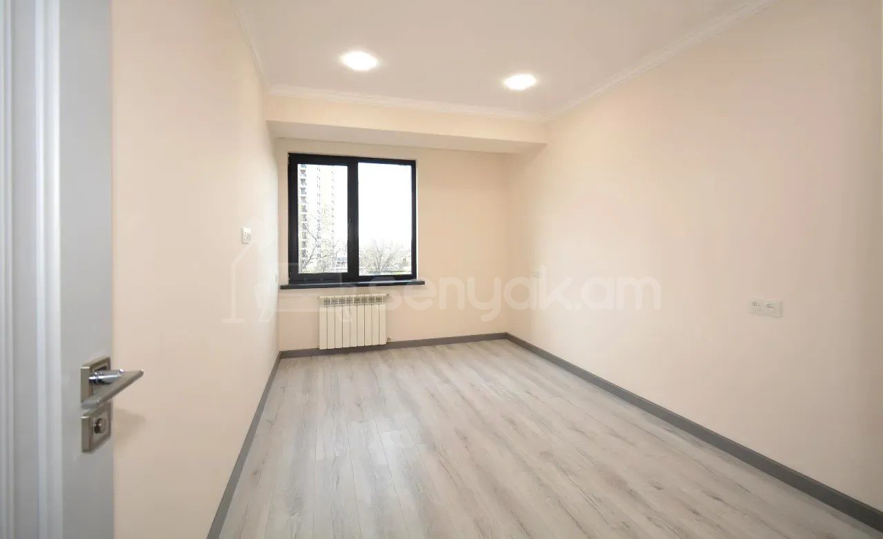 3 Սենյականոց Բնակարան, 88քմ, 3/14 հարկ, Կապիտալ Վերանորոգված