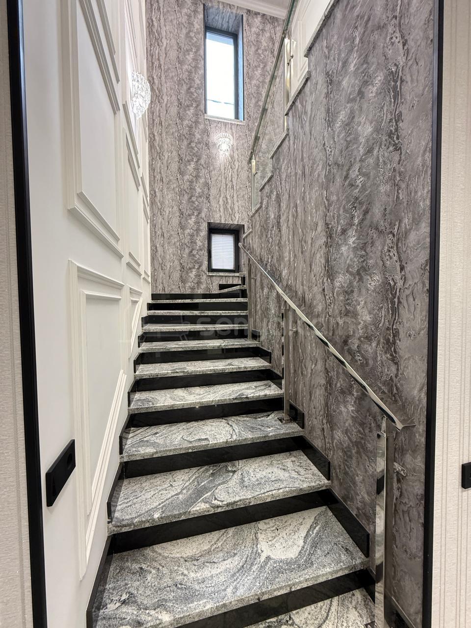 5 Սենյականոց Շքեղ Առանձնատուն, 220քմ, Լողավազանով, Ավտոտնակով