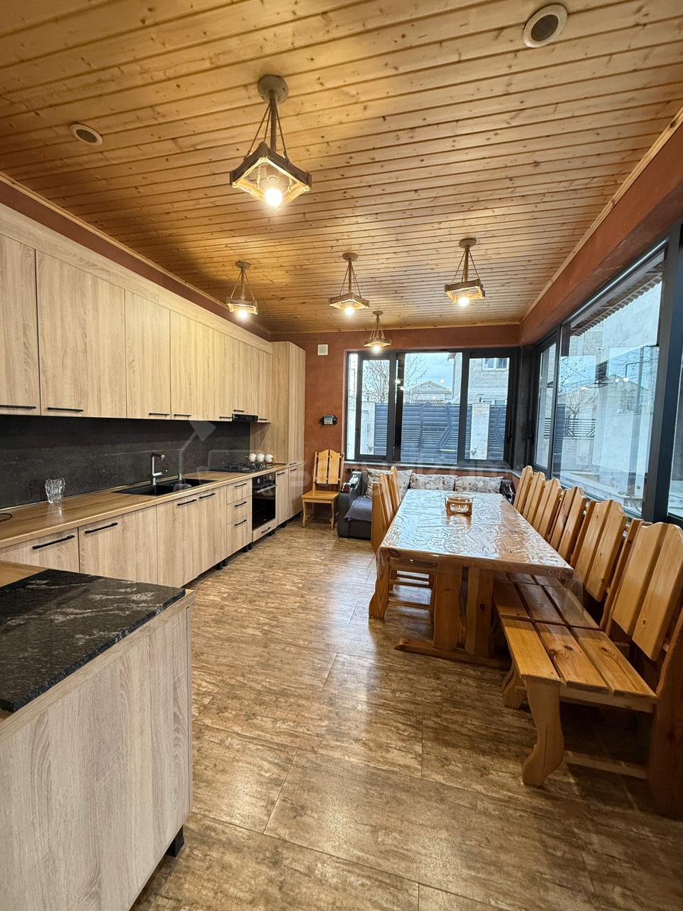 5 Սենյականոց Շքեղ Առանձնատուն, 220քմ, Լողավազանով, Ավտոտնակով