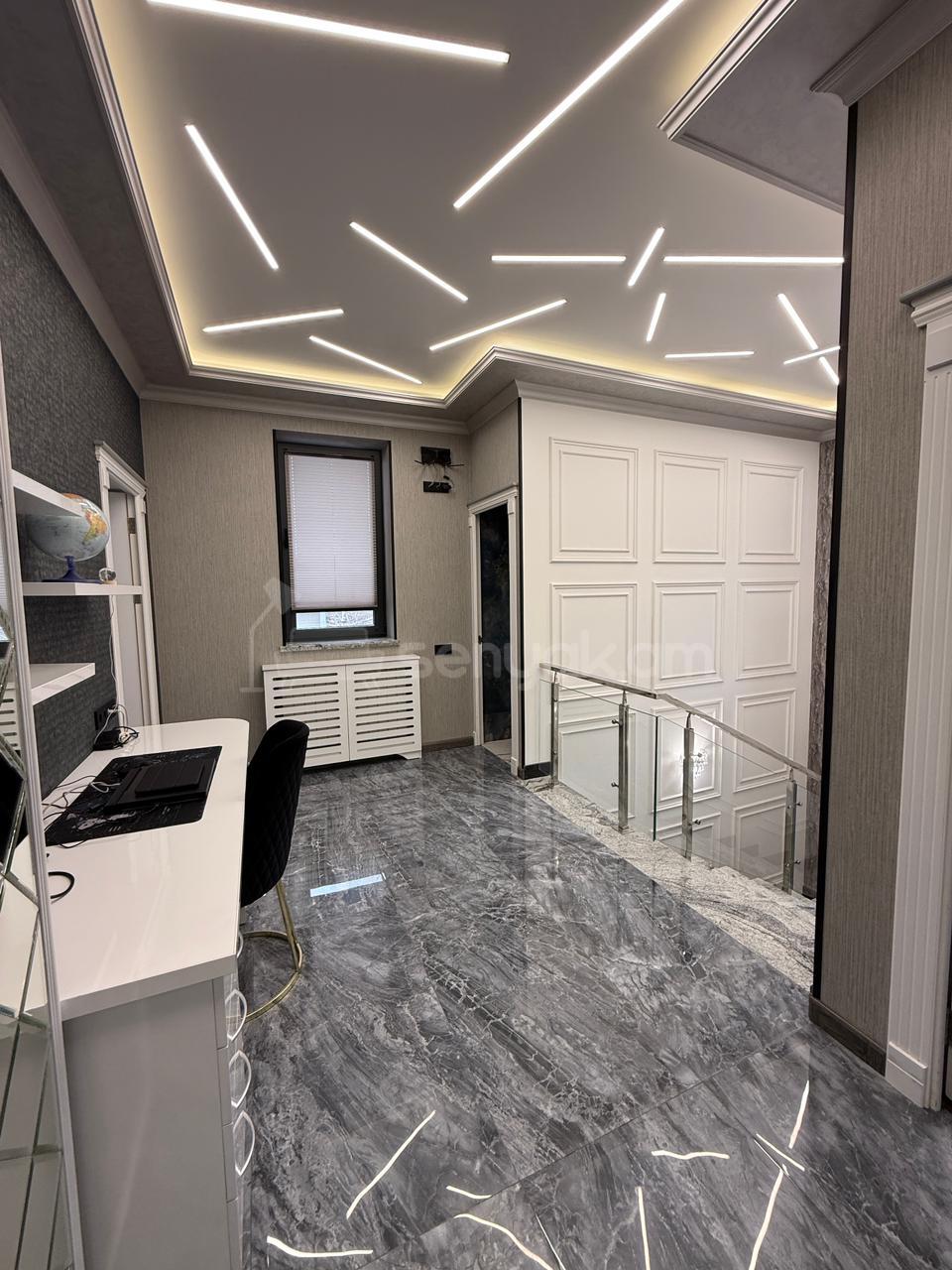 5 Սենյականոց Շքեղ Առանձնատուն, 220քմ, Լողավազանով, Ավտոտնակով