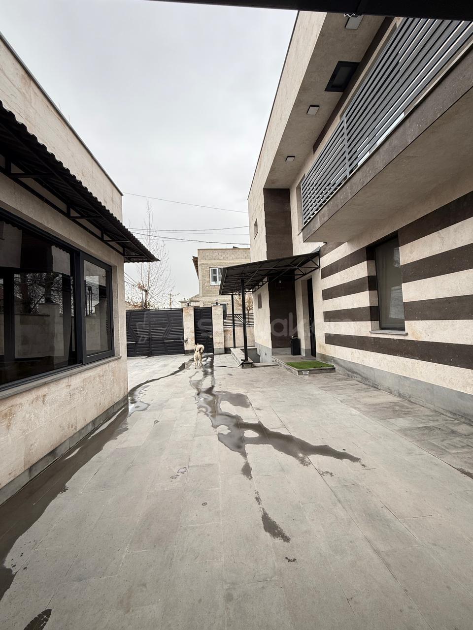 5 Սենյականոց Շքեղ Առանձնատուն, 220քմ, Լողավազանով, Ավտոտնակով