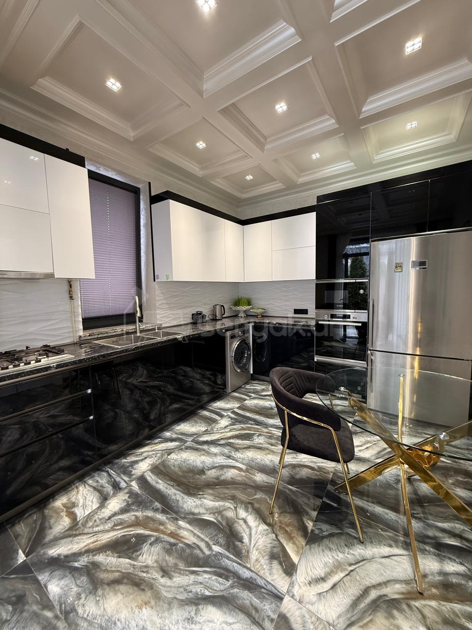 5 Սենյականոց Շքեղ Առանձնատուն, 220քմ, Լողավազանով, Ավտոտնակով