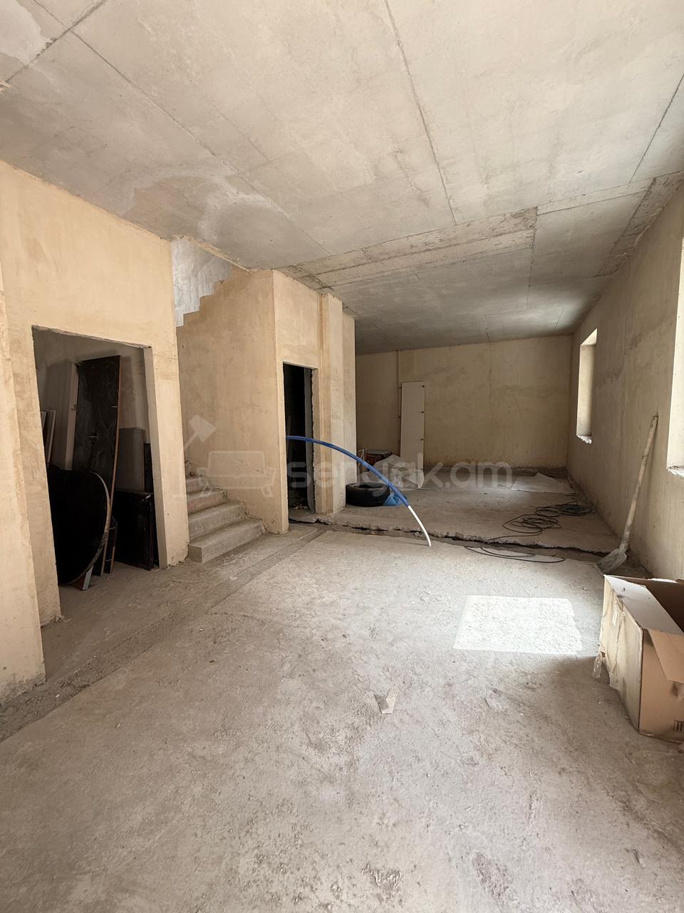 5 Սենյականոց Բնակարան, 251քմ, 3/3 հարկ, Զրոյական Վիճակում