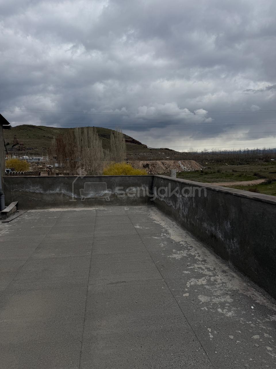5 Սենյականոց Բնակարան, 251քմ, 3/3 հարկ, Զրոյական Վիճակում