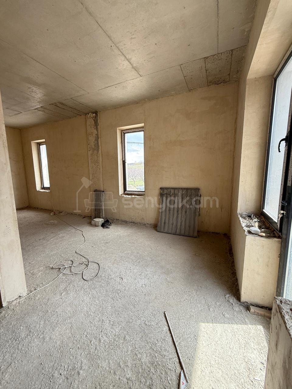 5 Սենյականոց Բնակարան, 251քմ, 3/3 հարկ, Զրոյական Վիճակում
