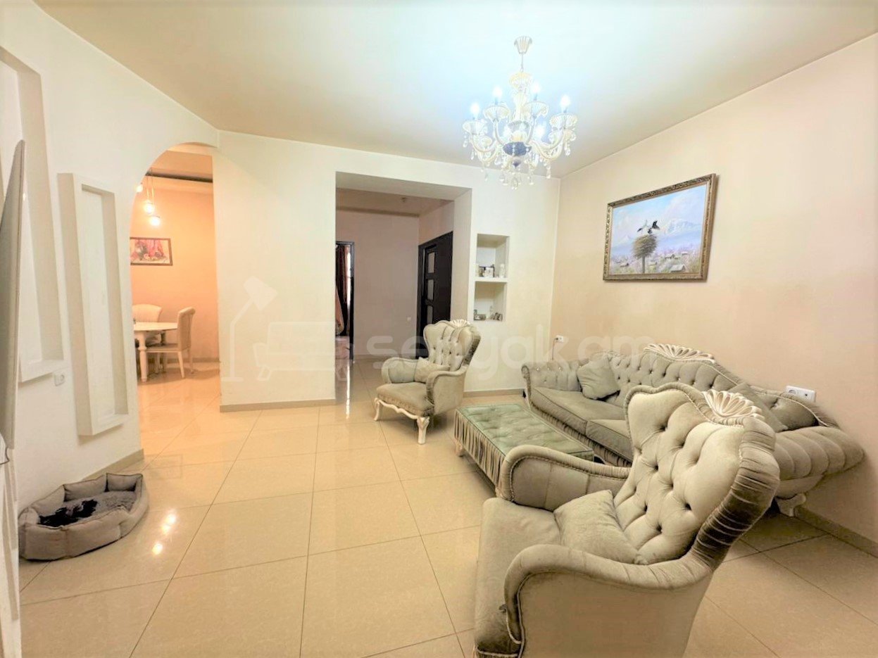 4 Սենյականոց Բնակարան Քարե Շենքում, 100քմ, 3/4 հարկ, Կապիտալ Վերանորոգված