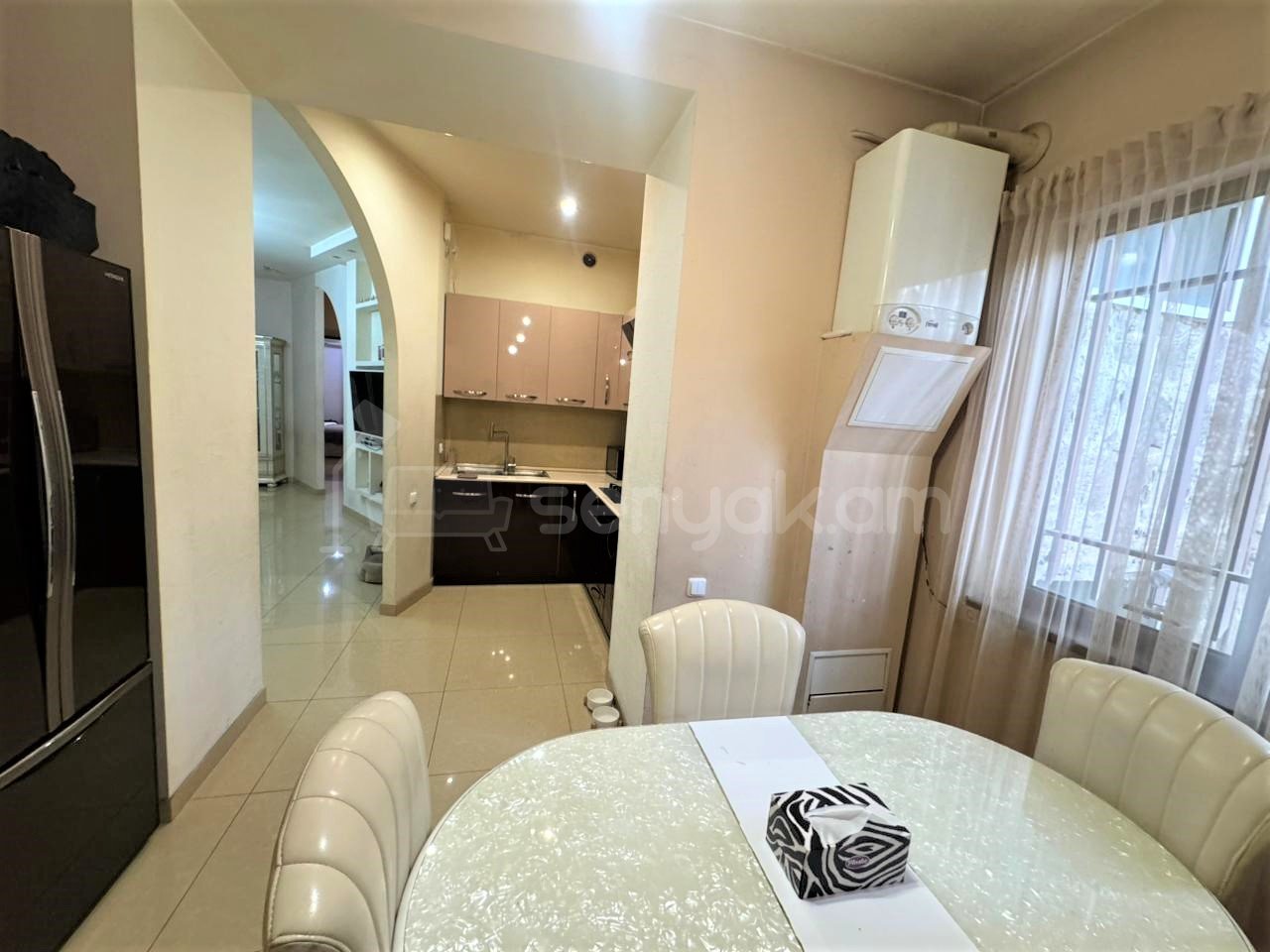 4 Սենյականոց Բնակարան Քարե Շենքում, 100քմ, 3/4 հարկ, Կապիտալ Վերանորոգված