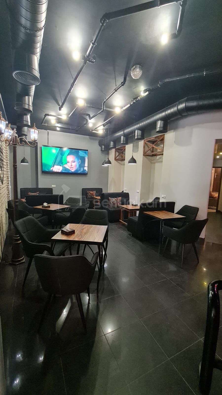 Առևտրի Տարածք, 400քմ, Կապիտալ Վերանորոգված