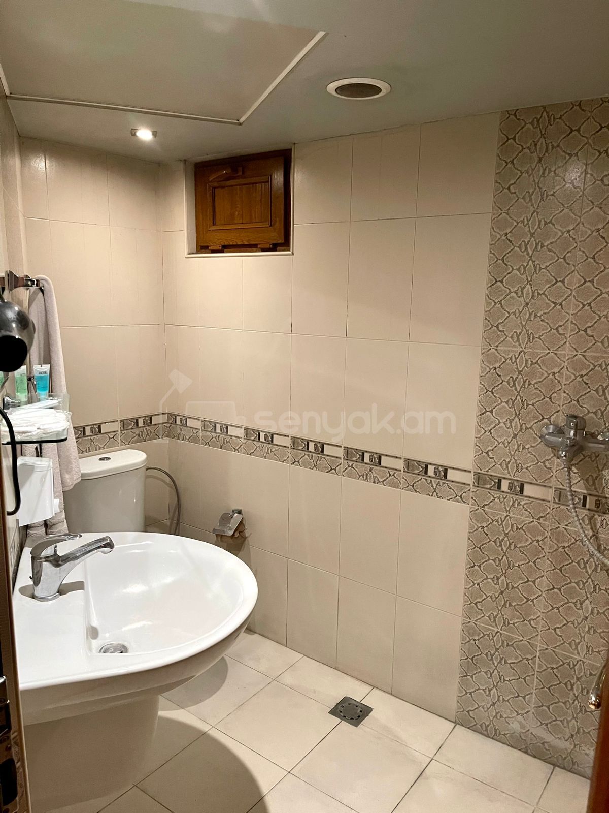 Առևտրի Տարածք, 400քմ, Կապիտալ Վերանորոգված