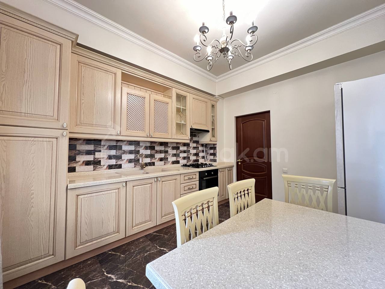 3 Սենյականոց Բնակարան Նորակառույցում, 130քմ, 3/10 հարկ, Կապիտալ Վերանորոգված, Կահավորված, Արևկող