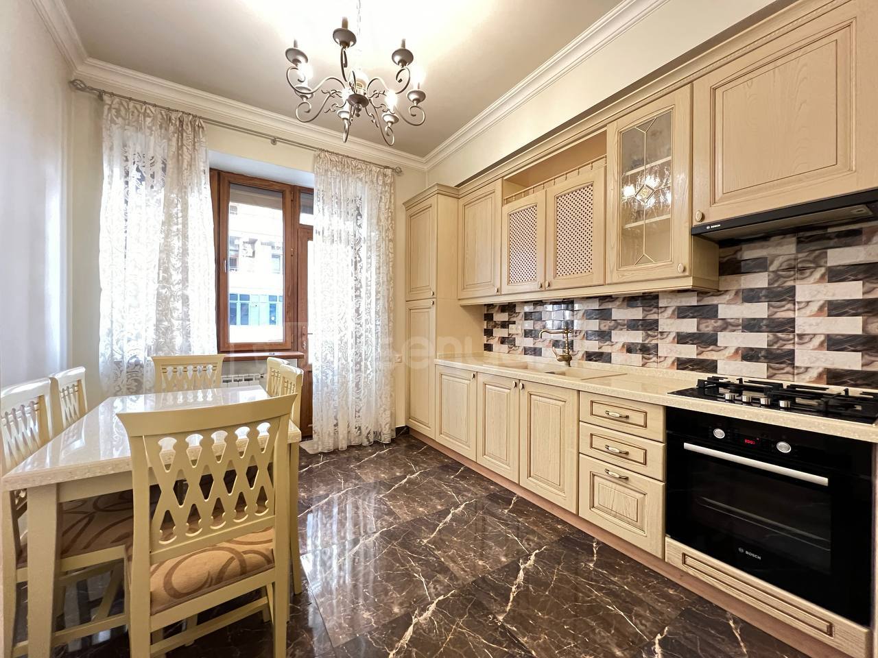 3 Սենյականոց Բնակարան Նորակառույցում, 130քմ, 3/10 հարկ, Կապիտալ Վերանորոգված, Կահավորված, Արևկող