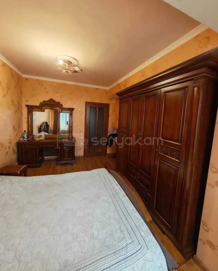 3 Սենյականոց Բնակարան, 70քմ, 8/14 հարկ, Նորմալ Վիճակում, Կահավորված