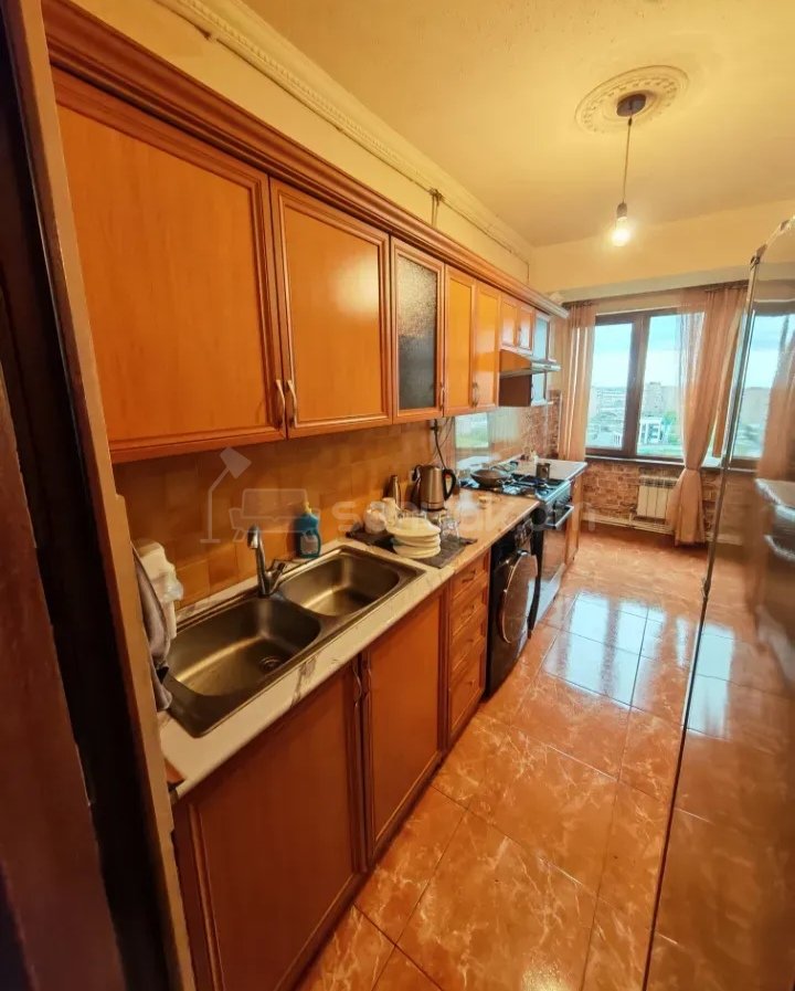 3 Սենյականոց Բնակարան, 70քմ, 8/14 հարկ, Նորմալ Վիճակում, Կահավորված