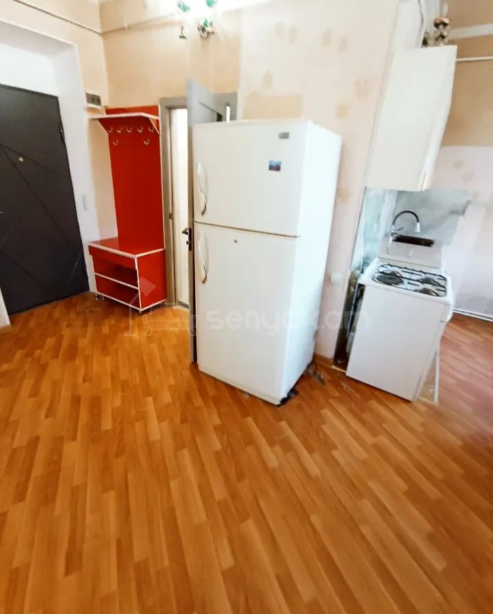 2 Սենյականոց Բնակարան Քարե Շենքում, 55քմ, 2/5 հարկ, Նորմալ Վիճակում, Կահավորված