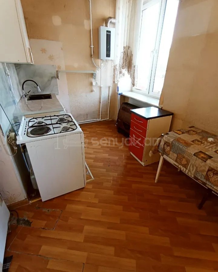 2 Սենյականոց Բնակարան Քարե Շենքում, 55քմ, 2/5 հարկ, Նորմալ Վիճակում, Կահավորված