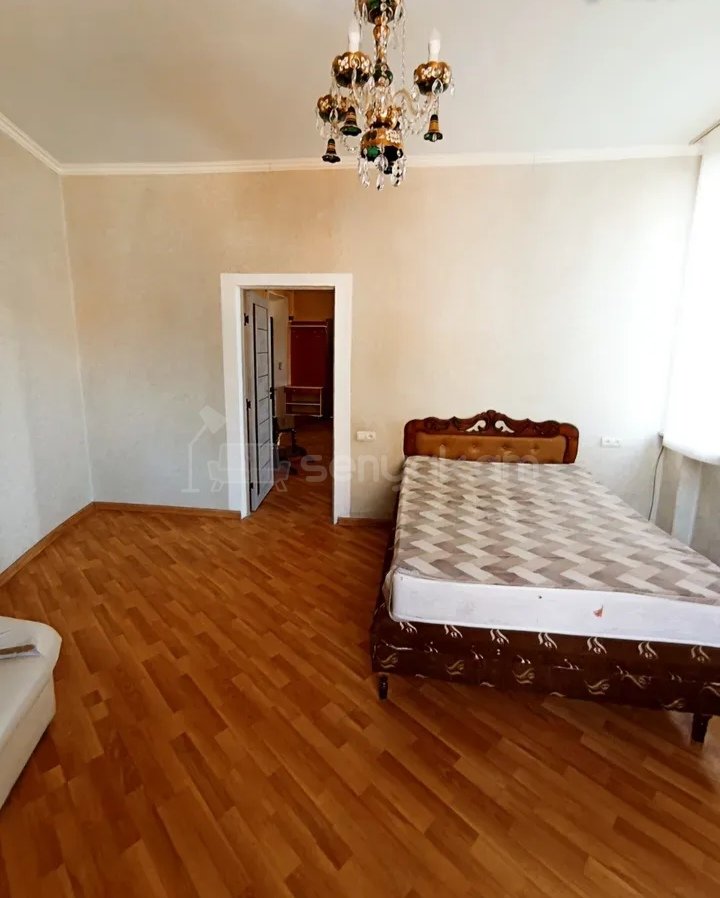 2 Սենյականոց Բնակարան Քարե Շենքում, 55քմ, 2/5 հարկ, Նորմալ Վիճակում, Կահավորված