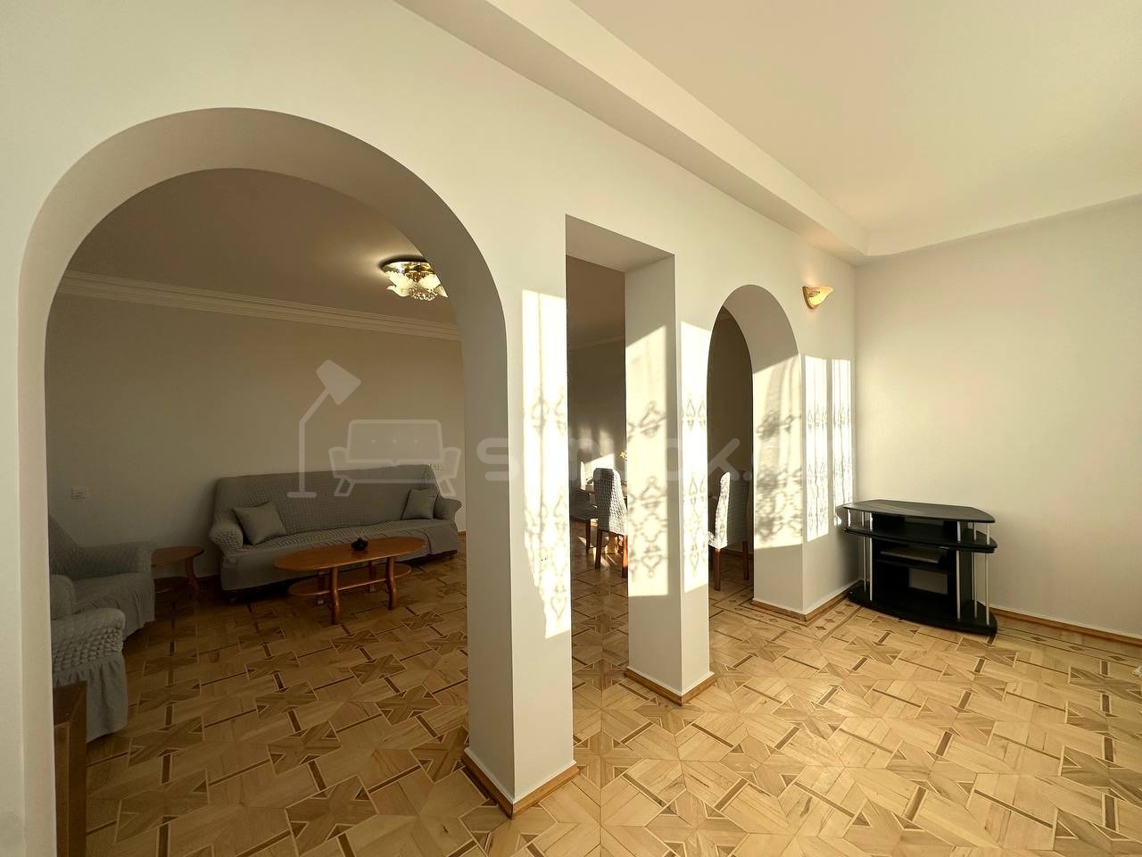 4 Սենյականոց Բնակարան, 126քմ, 5/12 հարկ, Կապիտալ Վերանորոգված, Մասամբ Կահավորված, Արևկող