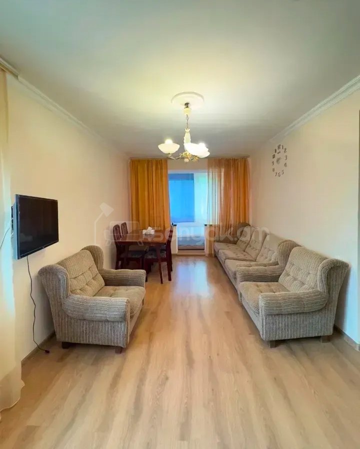 2 Սենյականոց Բնակարան Քարե Շենքում, 50քմ, 2/5 հարկ, Նորմալ Վիճակում, Կահավորված