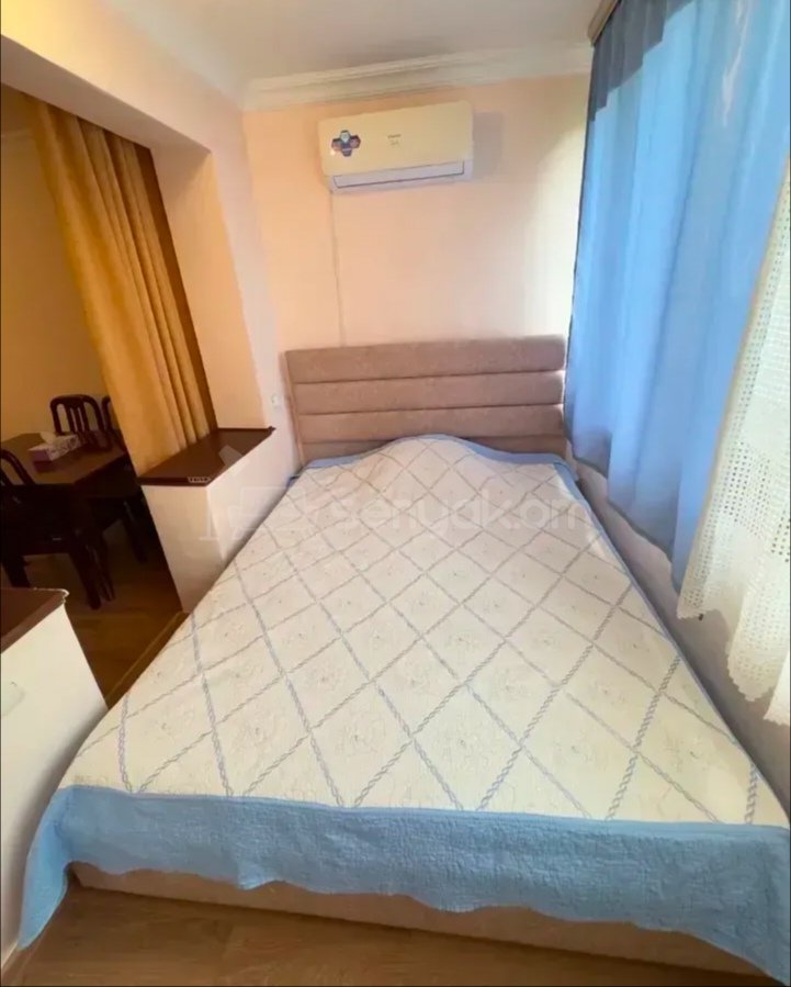 2 Սենյականոց Բնակարան Քարե Շենքում, 50քմ, 2/5 հարկ, Նորմալ Վիճակում, Կահավորված