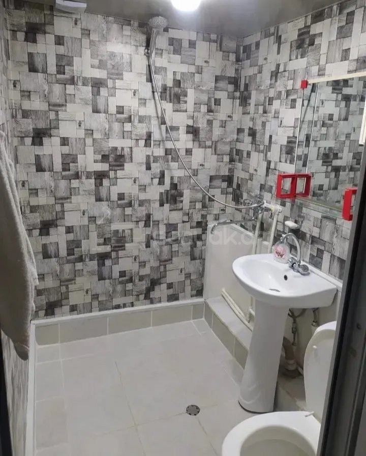 2 Սենյականոց Բնակարան Քարե Շենքում, 50քմ, 2/5 հարկ, Նորմալ Վիճակում, Կահավորված