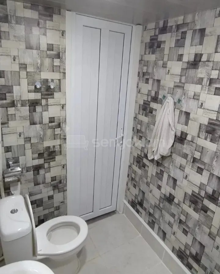 2 Սենյականոց Բնակարան Քարե Շենքում, 50քմ, 2/5 հարկ, Նորմալ Վիճակում, Կահավորված