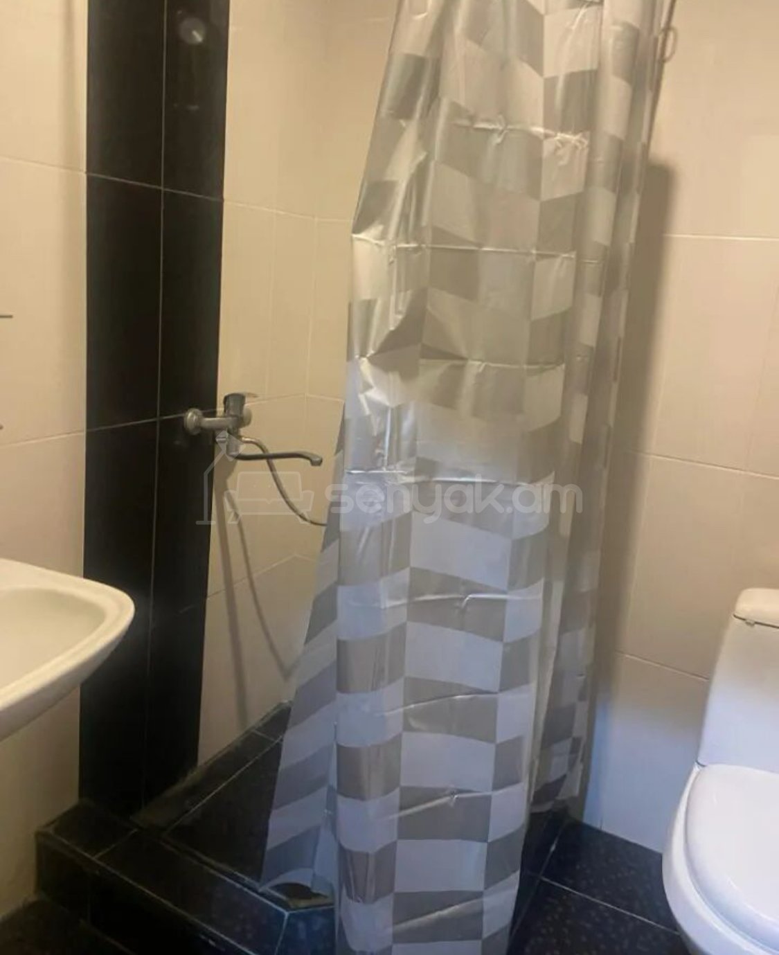 2 Սենյականոց Բնակարան Քարե Շենքում, 68քմ, 2/5 հարկ, Կապիտալ Վերանորոգված, Կահավորված, Արևկող