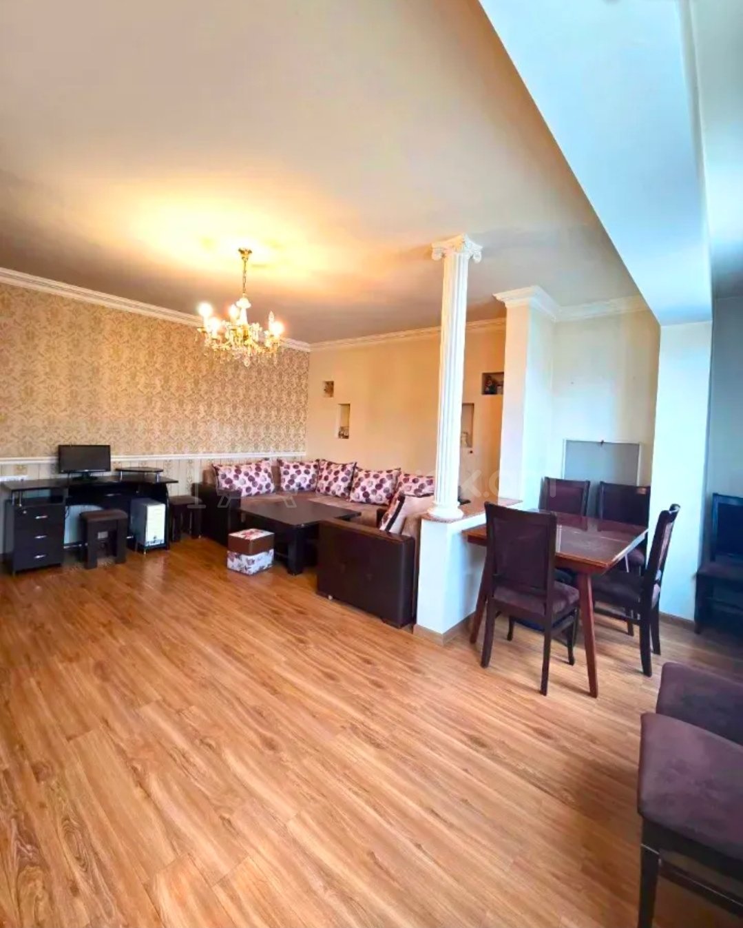 3 Սենյականոց Բնակարան, 80քմ, 8/9 հարկ, Նորմալ Վիճակում, Կահավորված, Արևկող