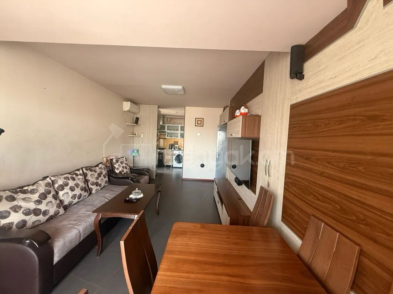 3 Սենյականոց Բնակարան Քարե Շենքում, 64քմ, 5/5 հարկ, Կապիտալ Վերանորոգված