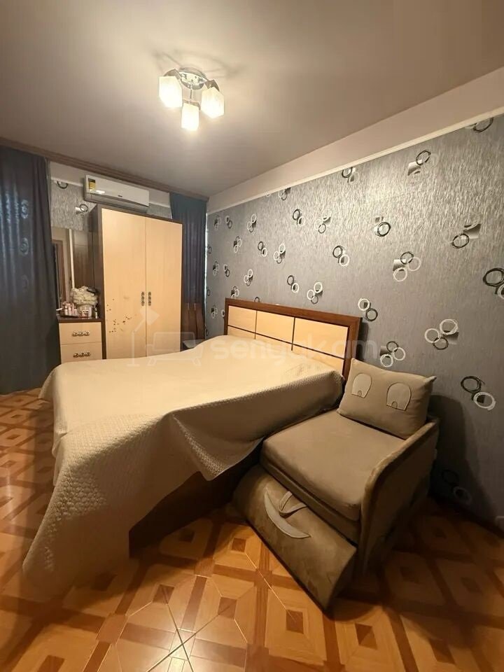 3 Սենյականոց Բնակարան Քարե Շենքում, 64քմ, 5/5 հարկ, Կապիտալ Վերանորոգված