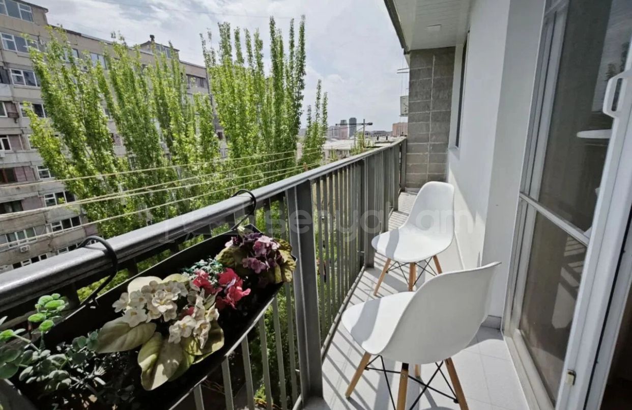 2 Սենյականոց Բնակարան, 43քմ, 8/11 հարկ, Կապիտալ Վերանորոգված, Կահավորված, Արևկող