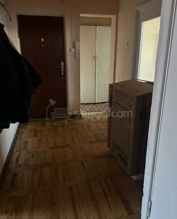 3 Սենյականոց Բնակարան, 73քմ, 6/9 հարկ, Պետական Վիճակում