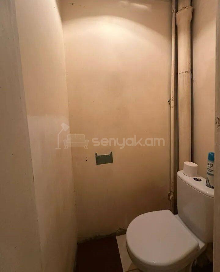 3 Սենյականոց Բնակարան, 73քմ, 6/9 հարկ, Պետական Վիճակում