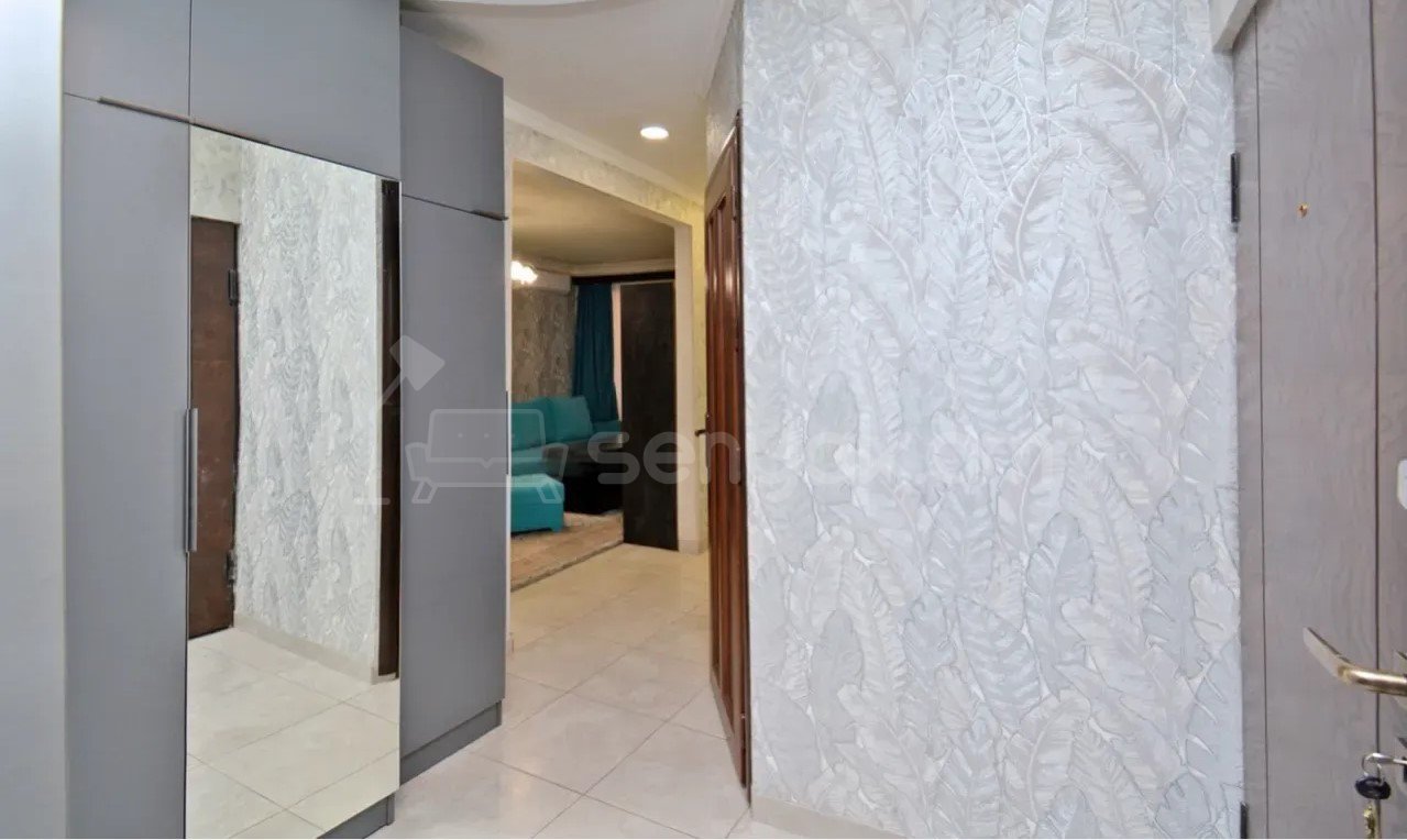 2 Սենյականոց Բնակարան Քարե Շենքում, 50քմ, 2/4 հարկ, Կապիտալ Վերանորոգված