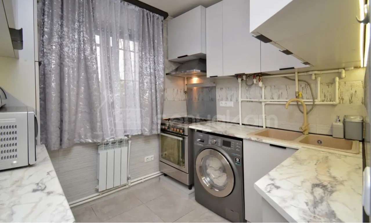 2 Սենյականոց Բնակարան Քարե Շենքում, 50քմ, 2/4 հարկ, Կապիտալ Վերանորոգված