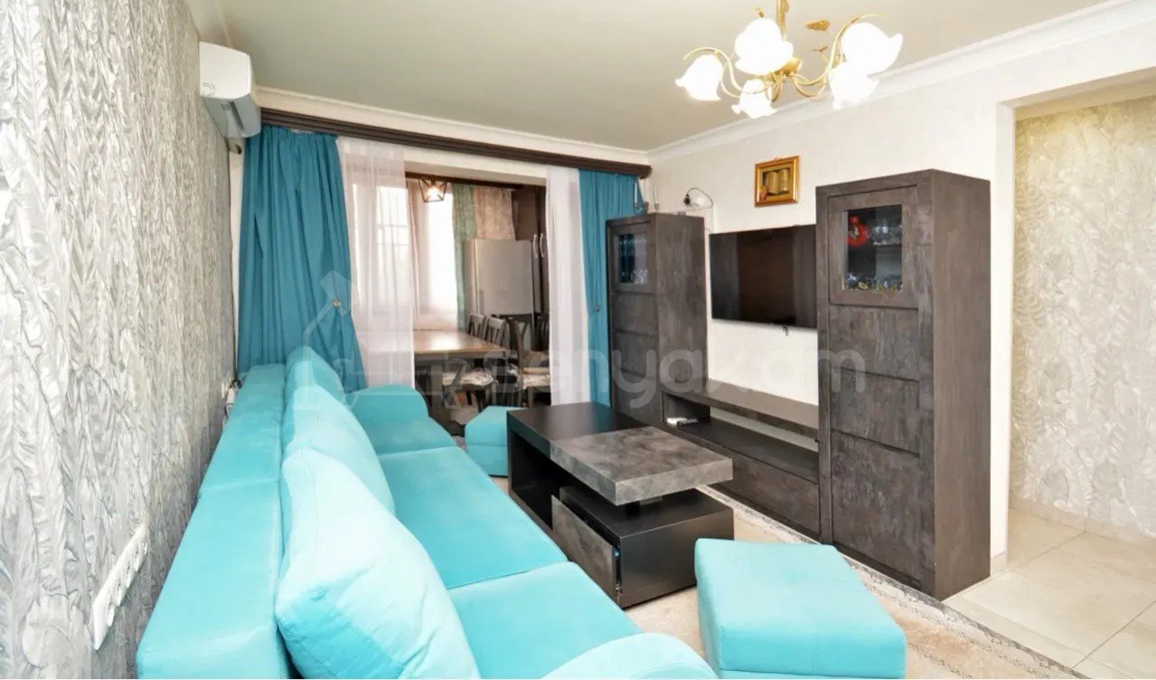 2 Սենյականոց Բնակարան Քարե Շենքում, 50քմ, 2/4 հարկ, Կապիտալ Վերանորոգված