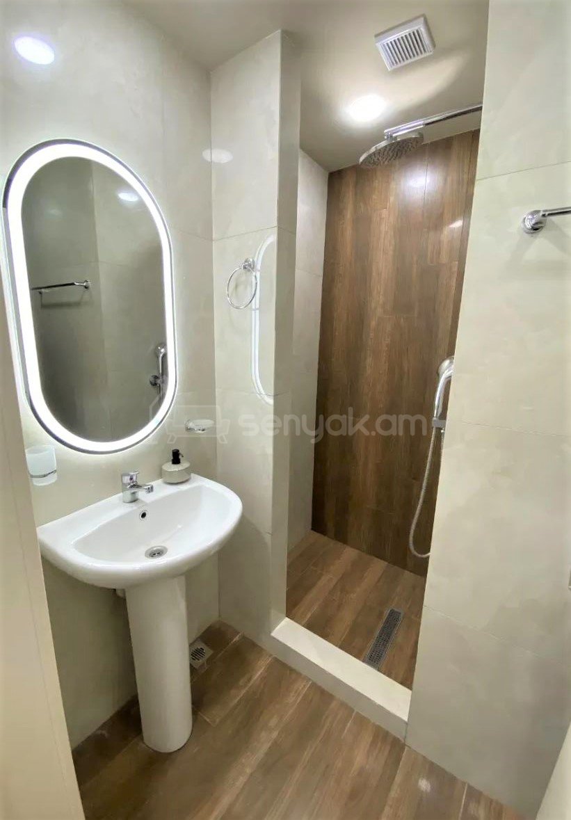 2 Սենյականոց Բնակարան Նորակառույցում, 40քմ, 3/3 հարկ, Կապիտալ Վերանորոգված, Կահավորված