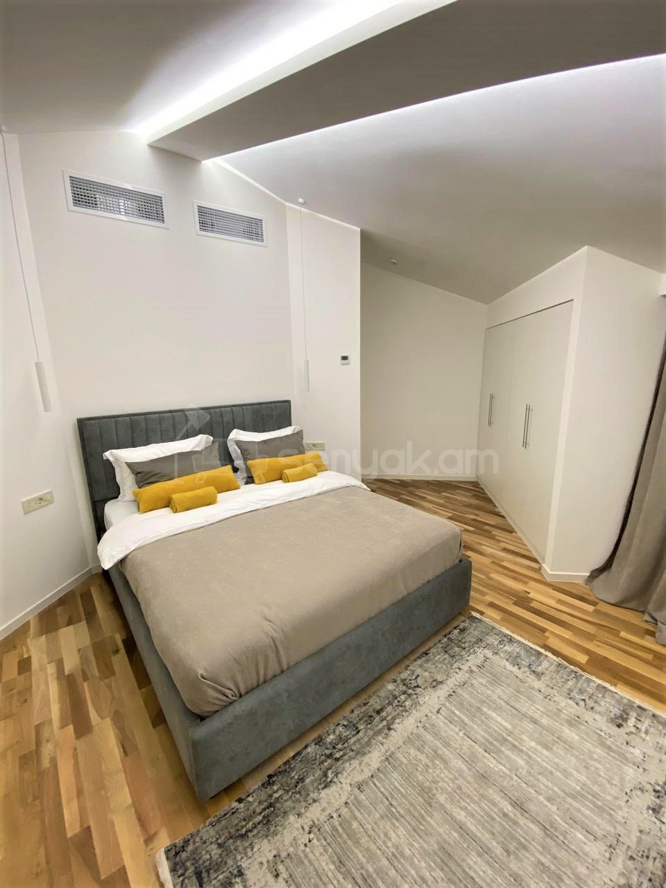 2 Սենյականոց Բնակարան Նորակառույցում, 40քմ, 3/3 հարկ, Կապիտալ Վերանորոգված, Կահավորված