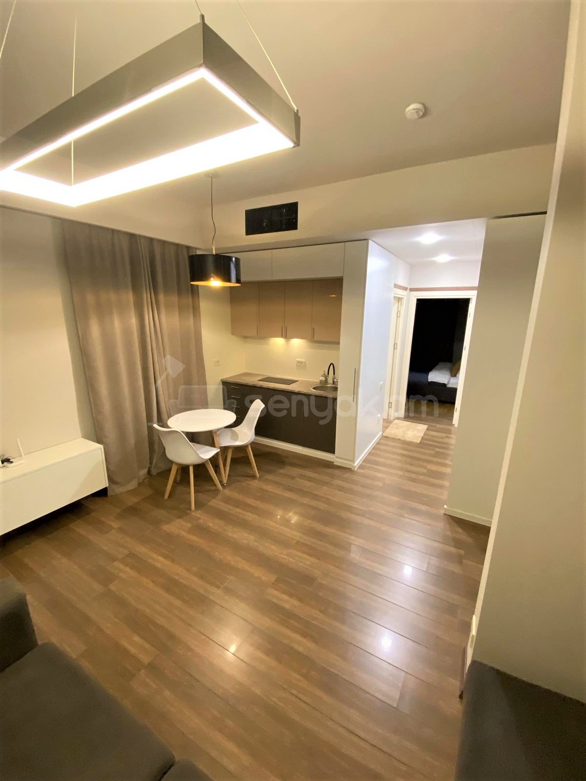 2 Սենյականոց Բնակարան Նորակառույց Քարե Շենքում, 40քմ, 1/3 հարկ, Կապիտալ Վերանորոգված, Կահավորված