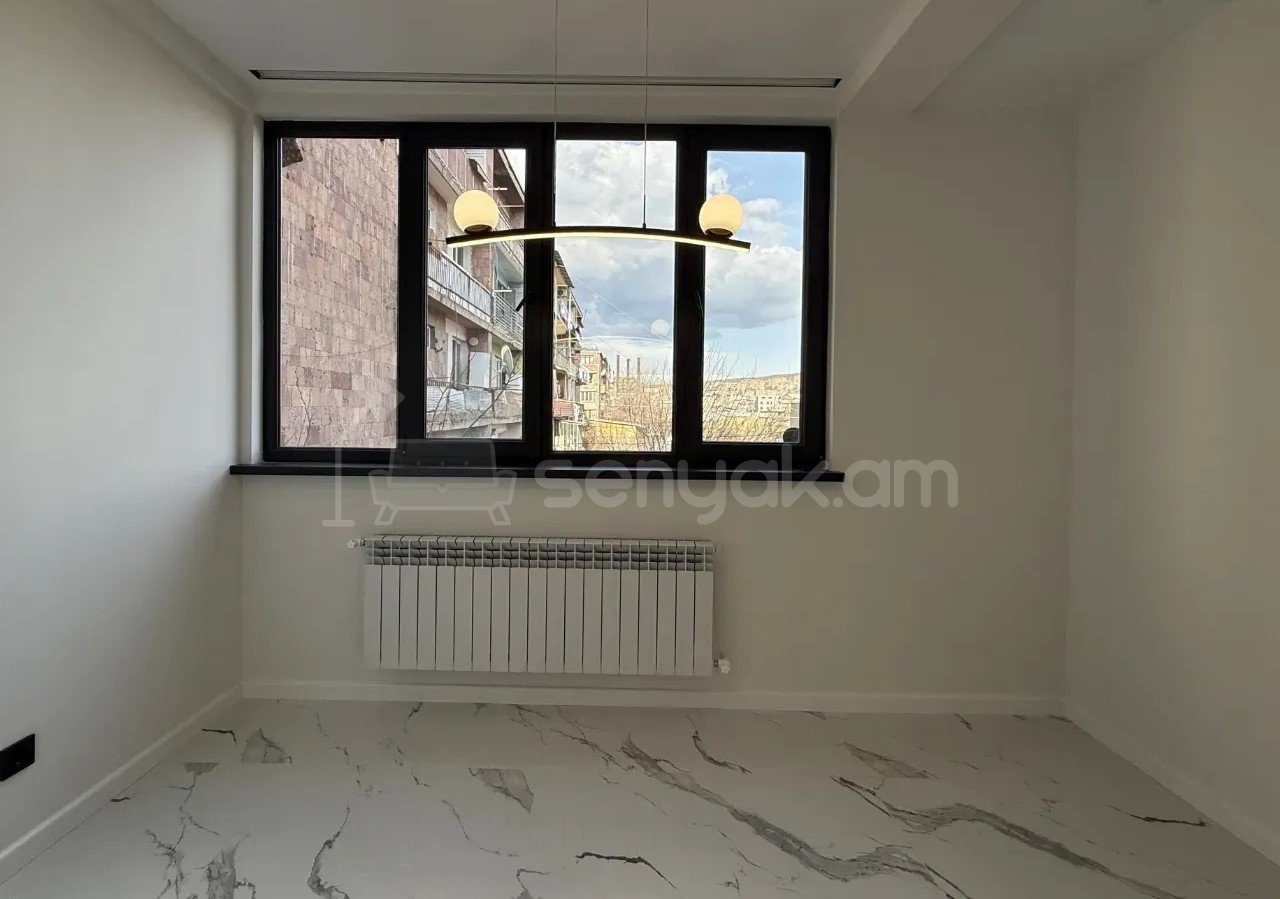 3 Սենյականոց Բնակարան Քարե Շենքում, 75քմ, 3/5 հարկ, Կապիտալ Վերանորոգված