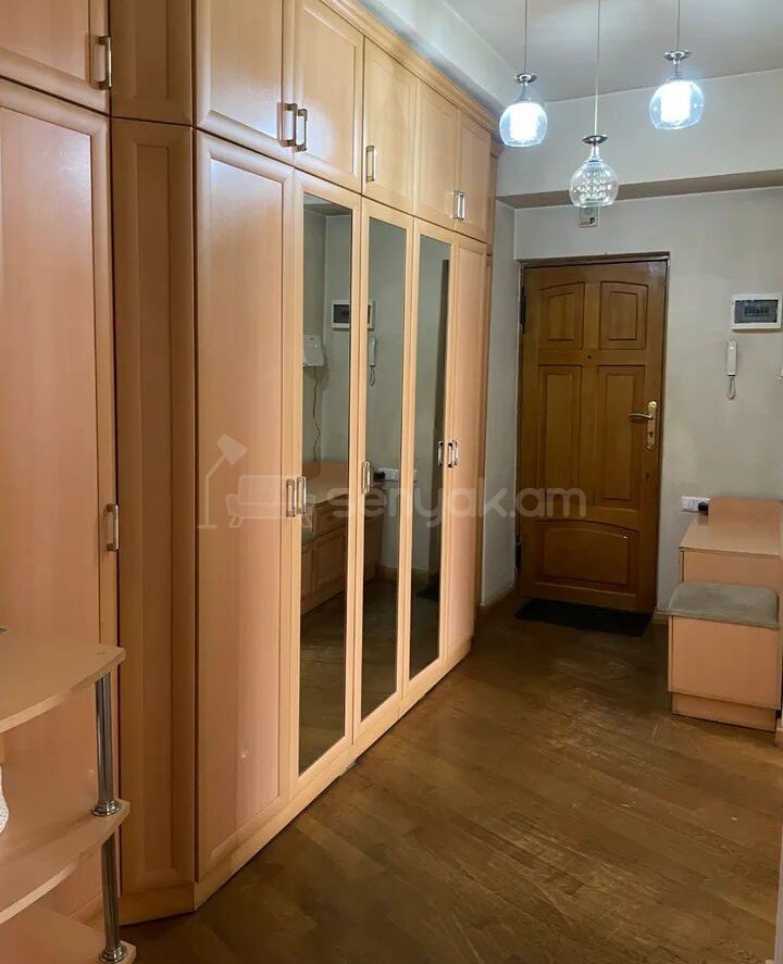 2 Սենյականոց Բնակարան, 70քմ, 3/9 հարկ, Նորմալ Վիճակում