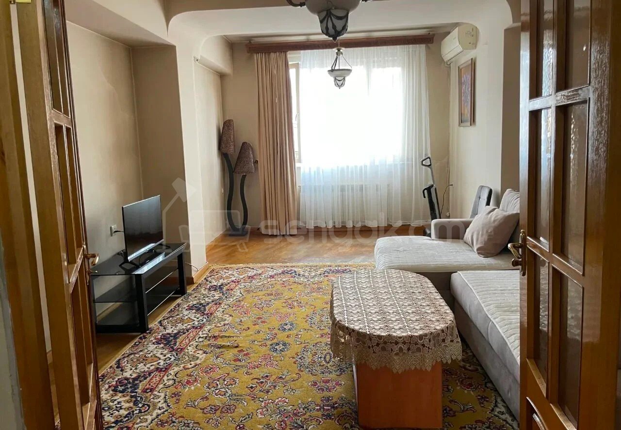 2 Սենյականոց Բնակարան, 70քմ, 3/9 հարկ, Նորմալ Վիճակում